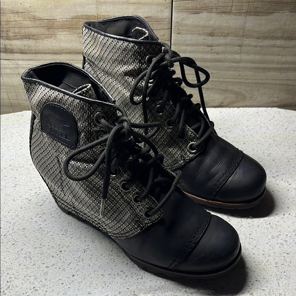 ☀️☀️ Sorel Lace Up Boots ☀️☀️